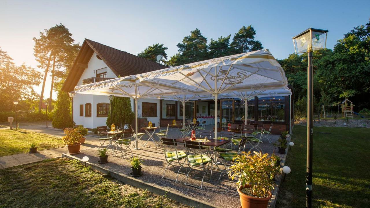 Lokal Genial Pension & Restaurant Beelitz Exterior foto
